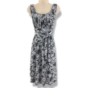 Dressbarn Black Gray White Floral Print Sleeveless Dress